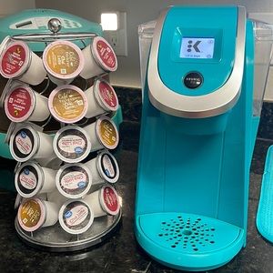 Keurig 2.0 plus k-cup caddy with misc. K-cups